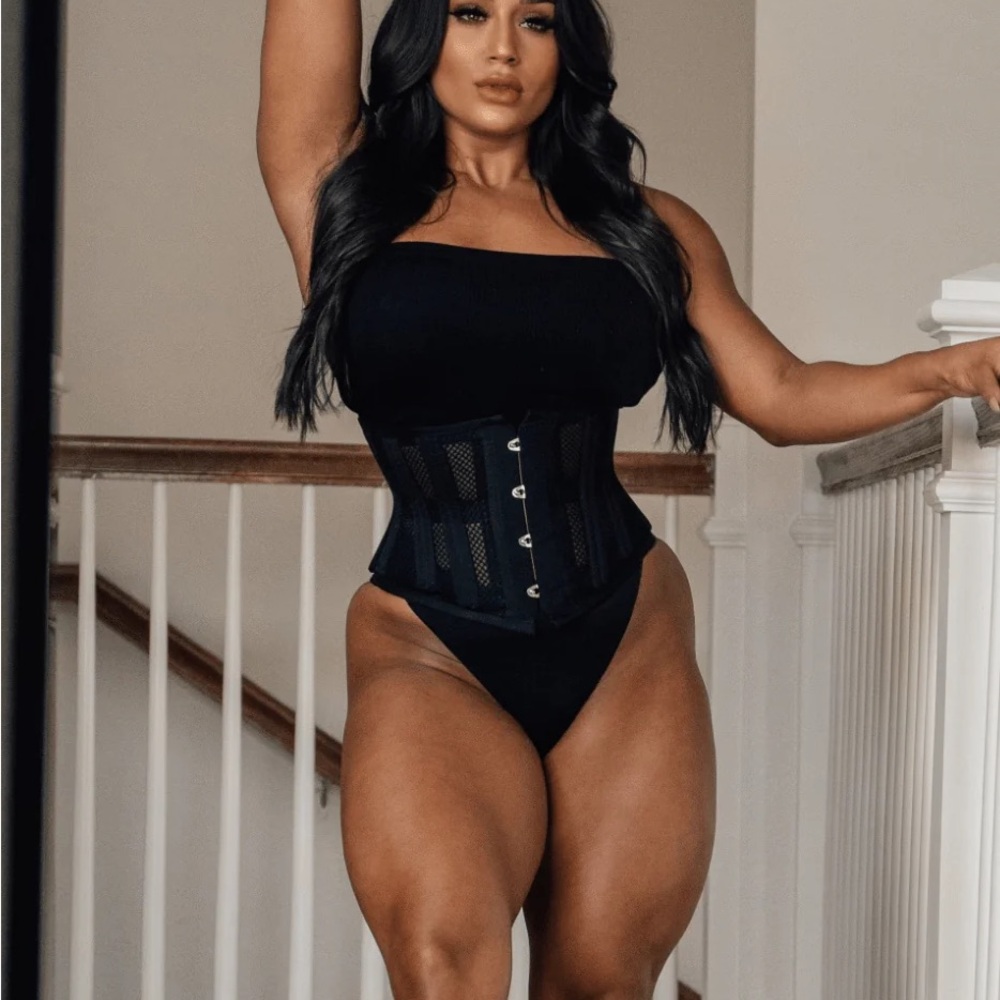 Black Luxx Corset new